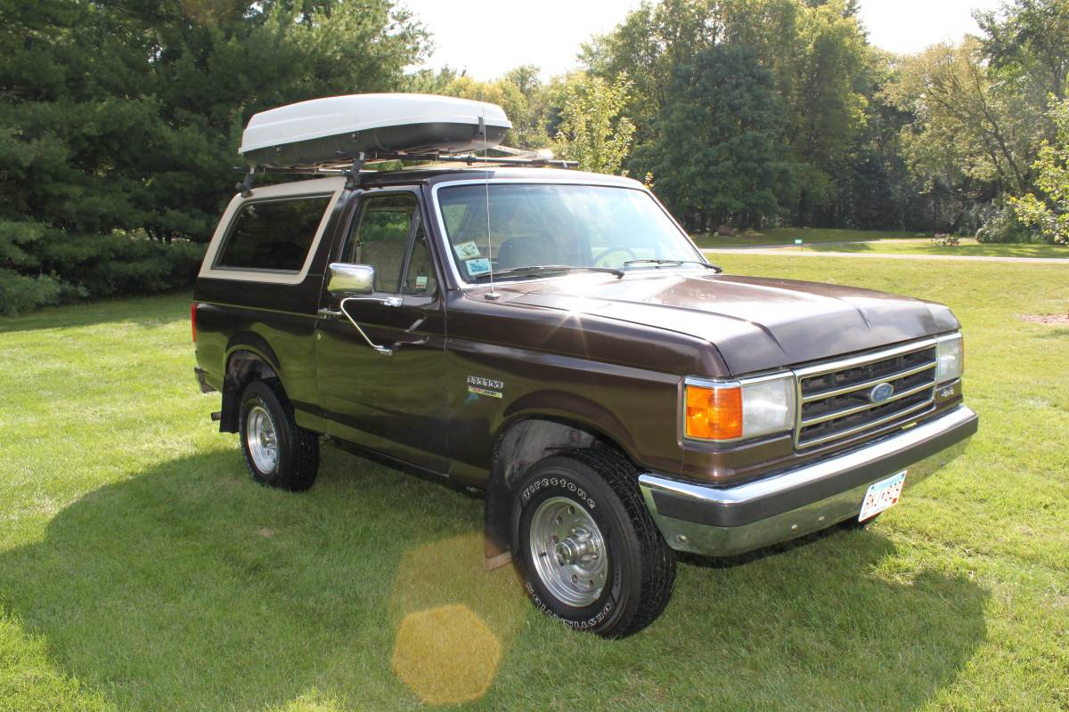 Ford-bronco-xlt-lariat-1989-14