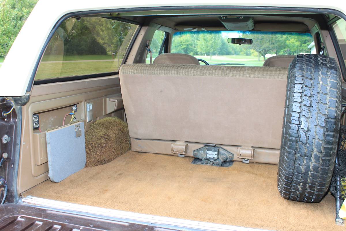 Ford-bronco-xlt-lariat-1989-3