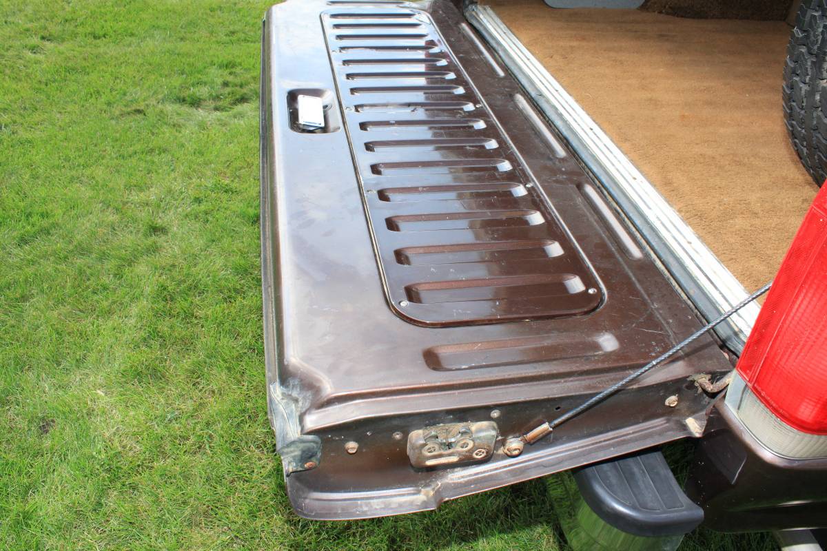 Ford-bronco-xlt-lariat-1989-4