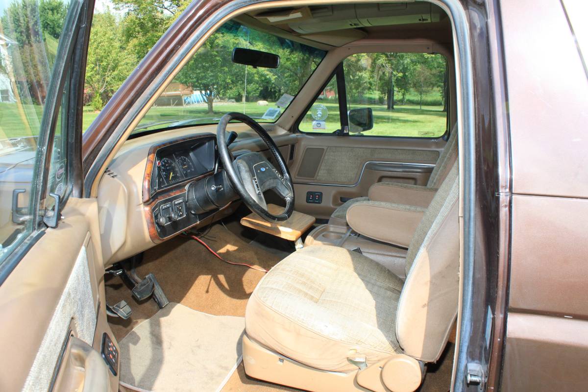 Ford-bronco-xlt-lariat-1989