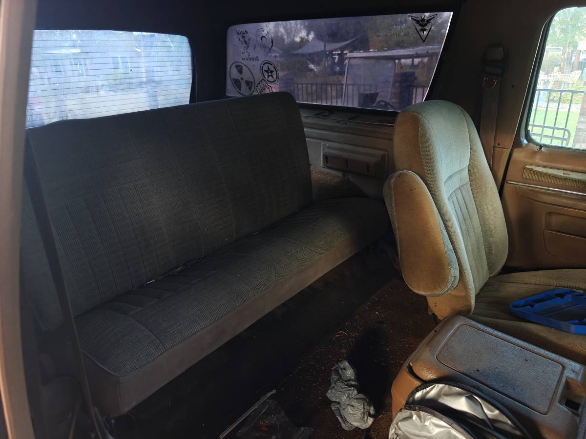 Ford-bronco.-1990-brown-2