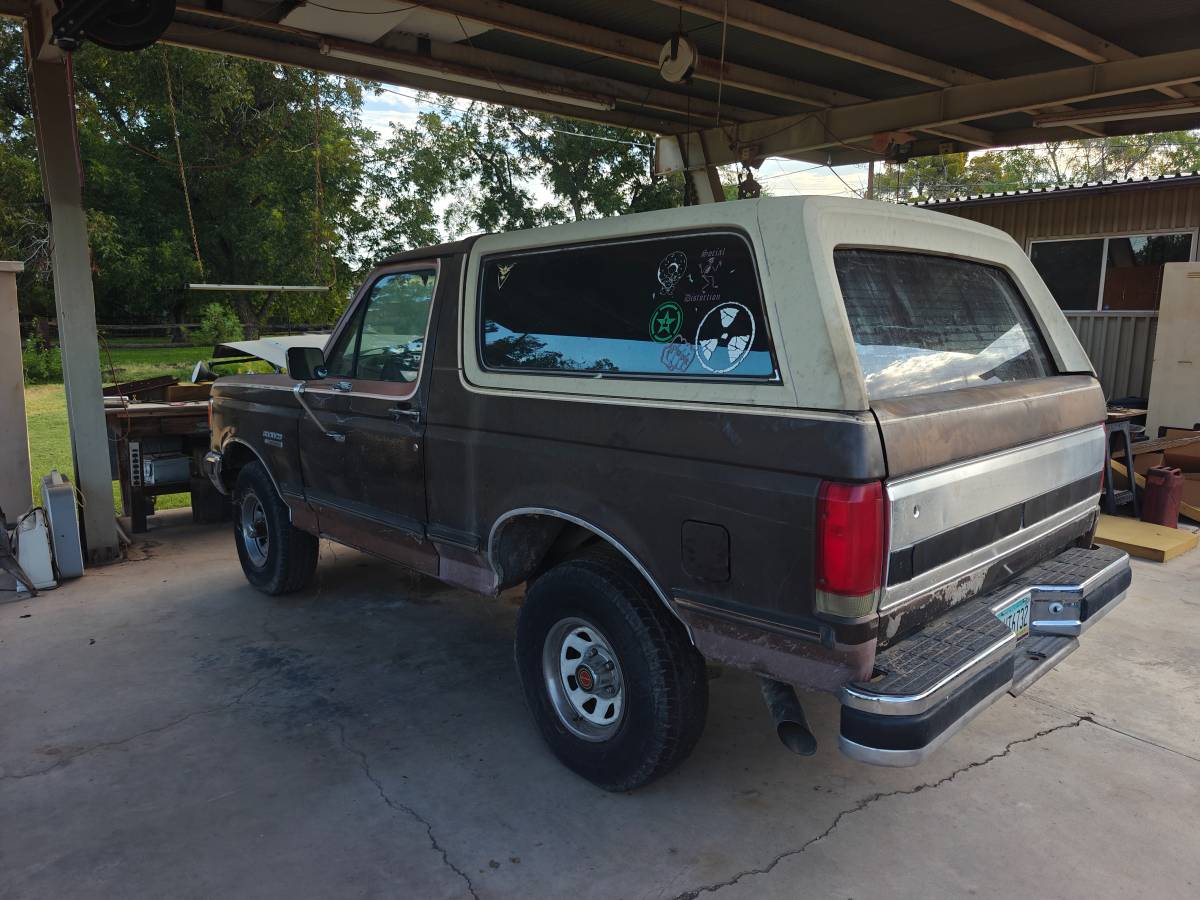 Ford-bronco.-1990-brown-6