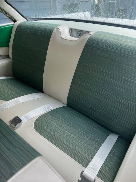 Ford-club-victoria-1957-green-10