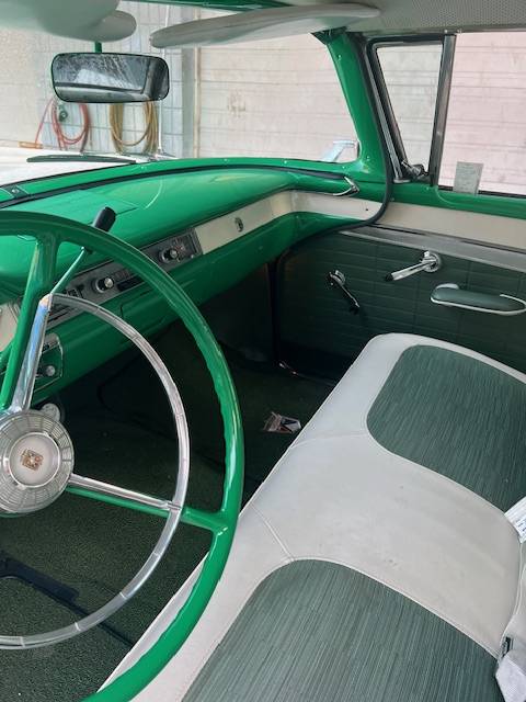 Ford-club-victoria-1957-green-12