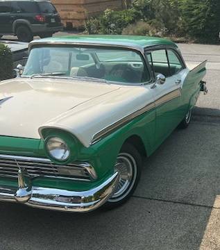 Ford-club-victoria-1957-green-2