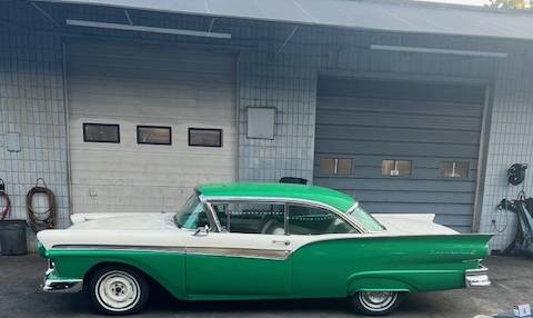 Ford-club-victoria-1957-green-20