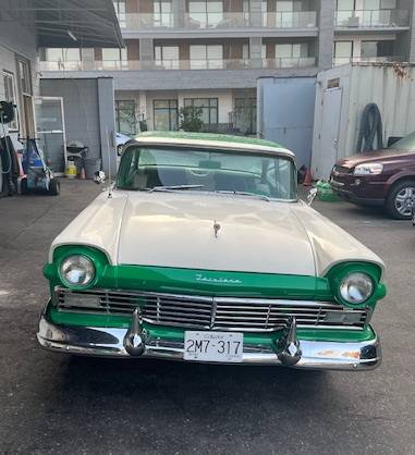 Ford-club-victoria-1957-green-23