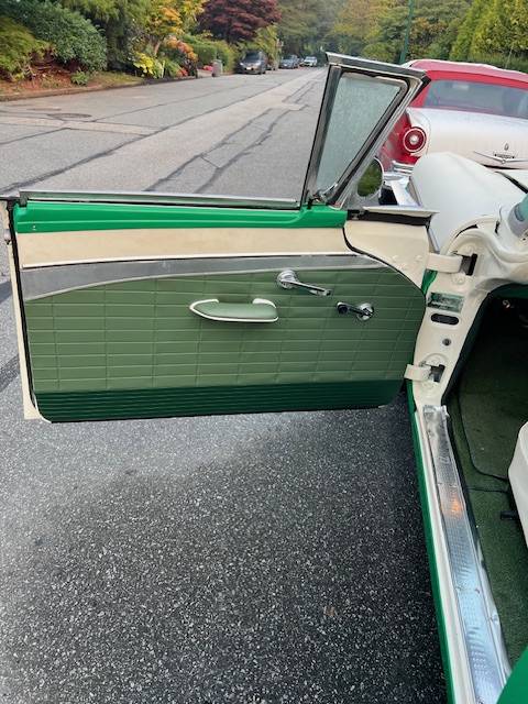 Ford-club-victoria-1957-green-4