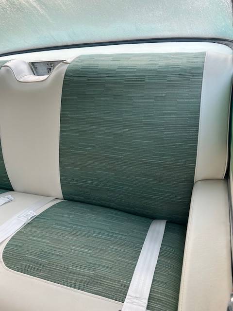 Ford-club-victoria-1957-green-6
