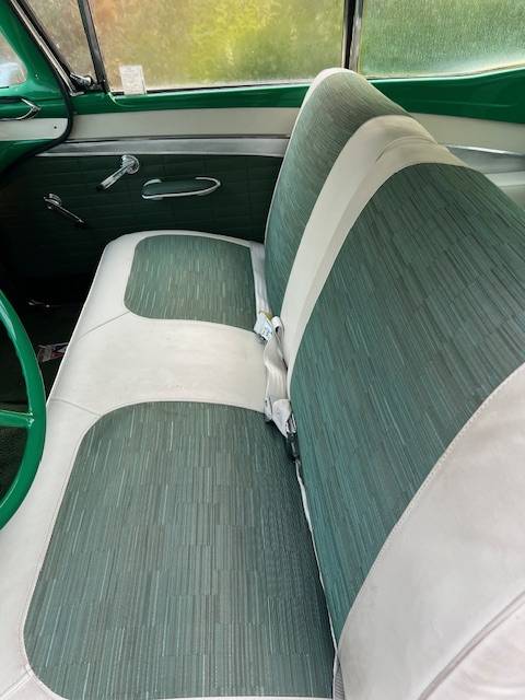Ford-club-victoria-1957-green-8