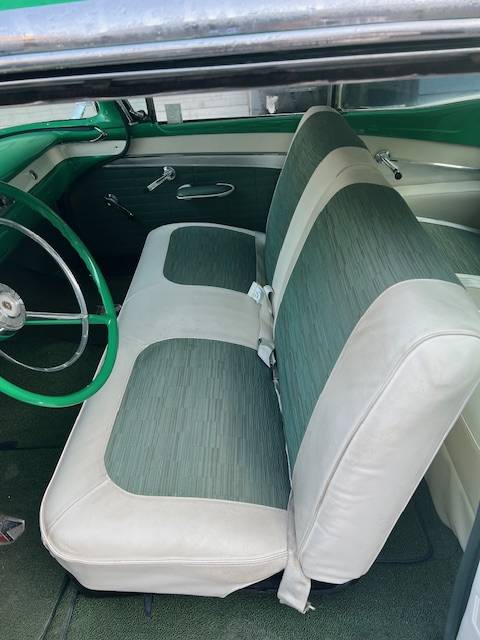 Ford-club-victoria-1957-green-9