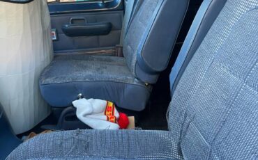 Ford-club-wagon-xlt-1987-brown-10