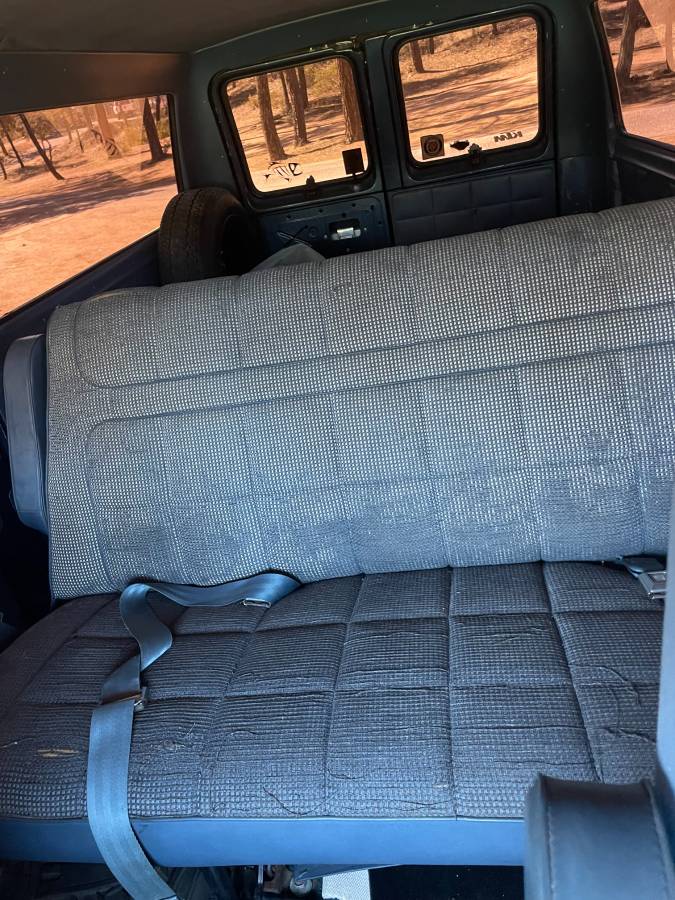 Ford-club-wagon-xlt-1987-brown-12