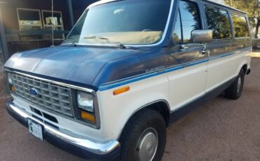 Ford-club-wagon-xlt-1987-brown