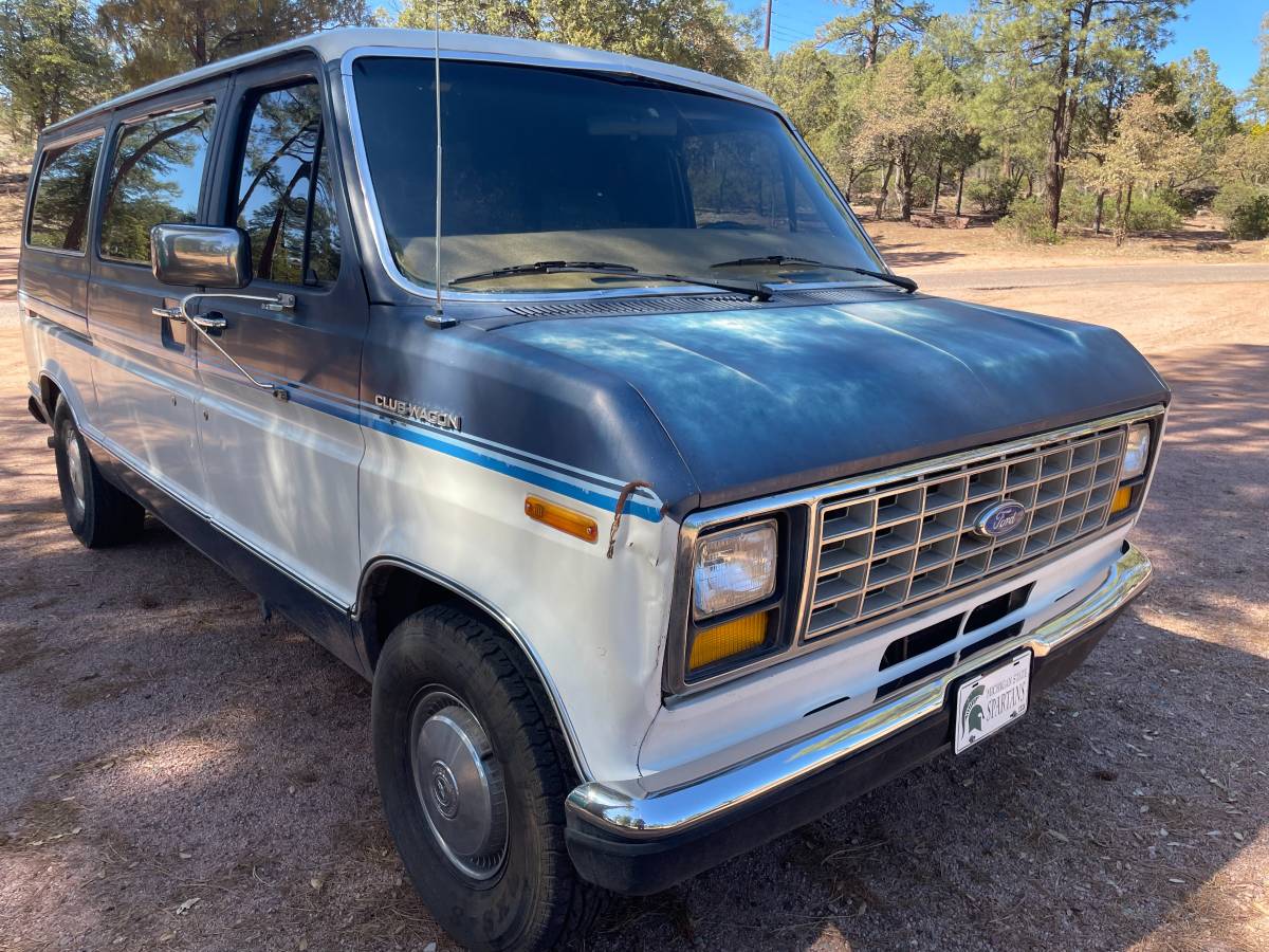 Ford-club-wagon-xlt-1987-brown-7