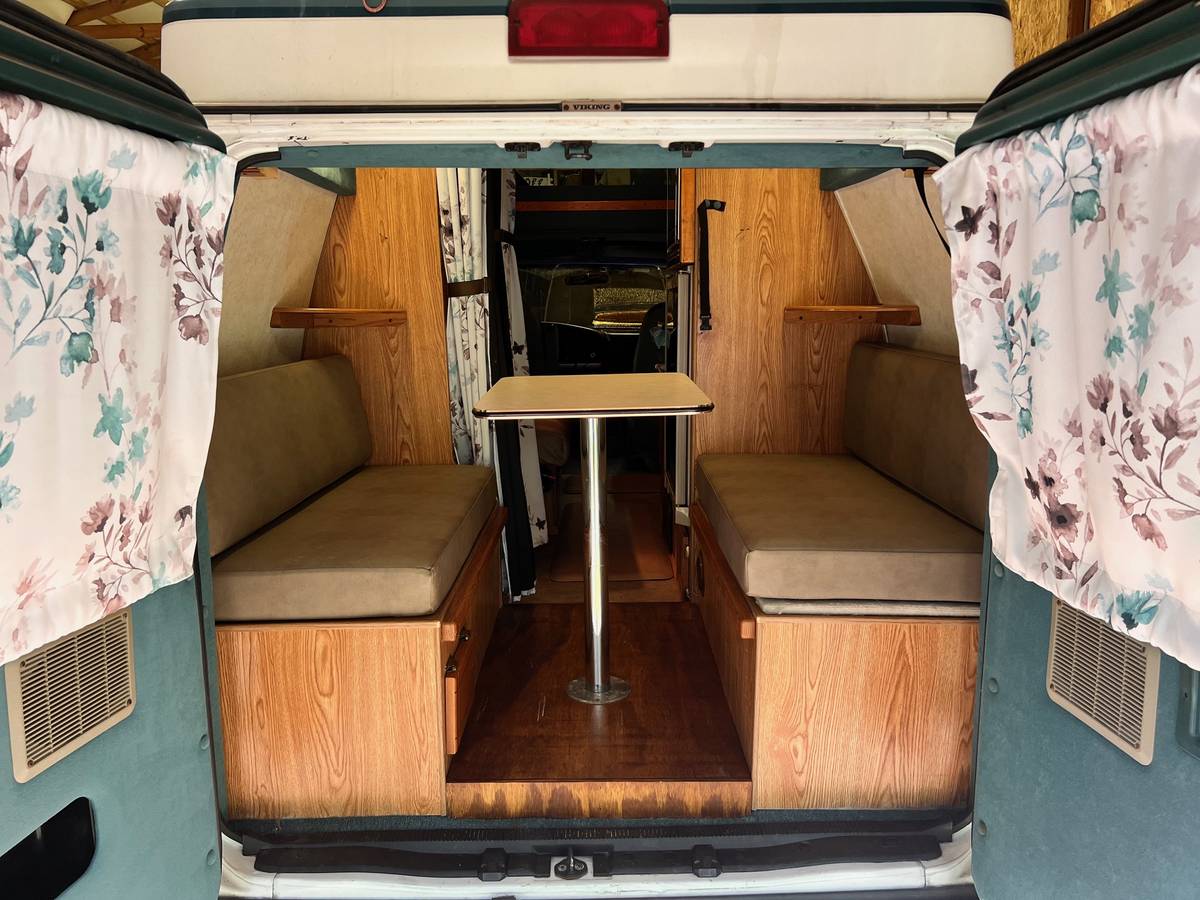 Ford-coachmen-conversion-camper-van-1996-white-1
