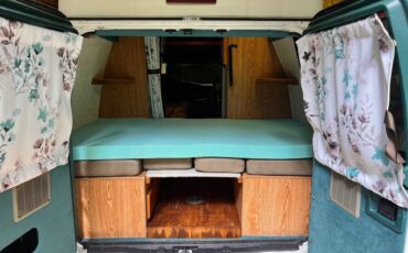 Ford-coachmen-conversion-camper-van-1996-white-16