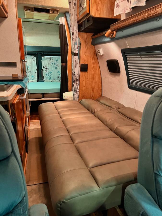Ford-coachmen-conversion-camper-van-1996-white-4