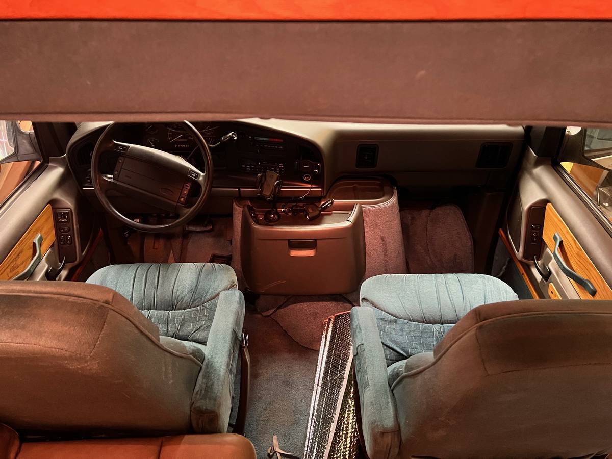 Ford-coachmen-conversion-camper-van-1996-white-9
