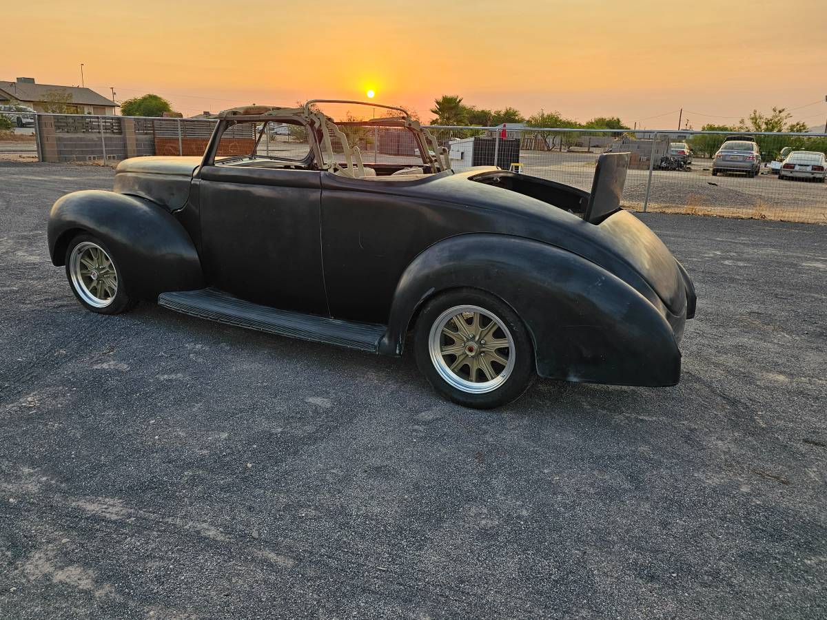 Ford-convertible-1939-black-16
