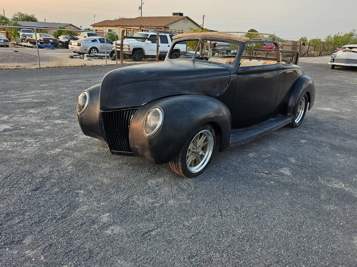 Ford-convertible-1939-black-17