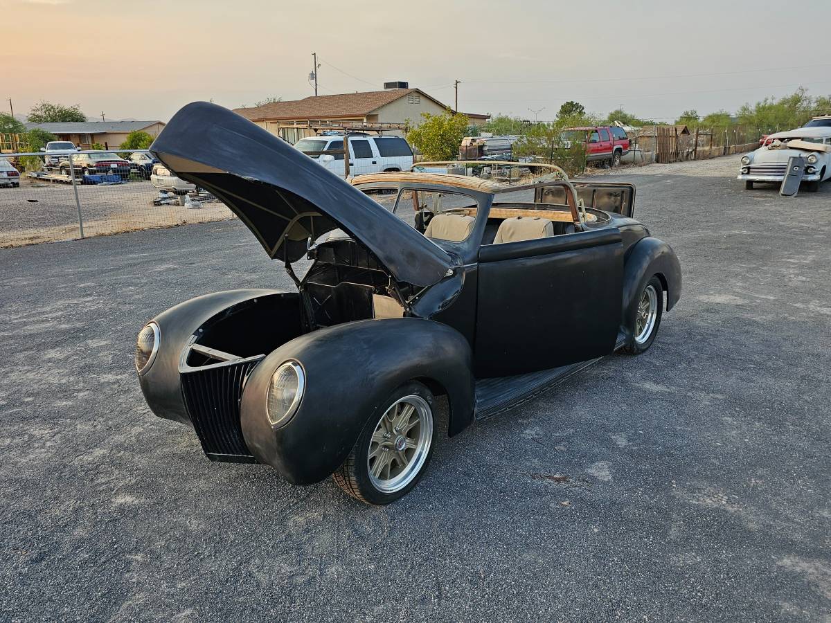 Ford-convertible-1939-black-2