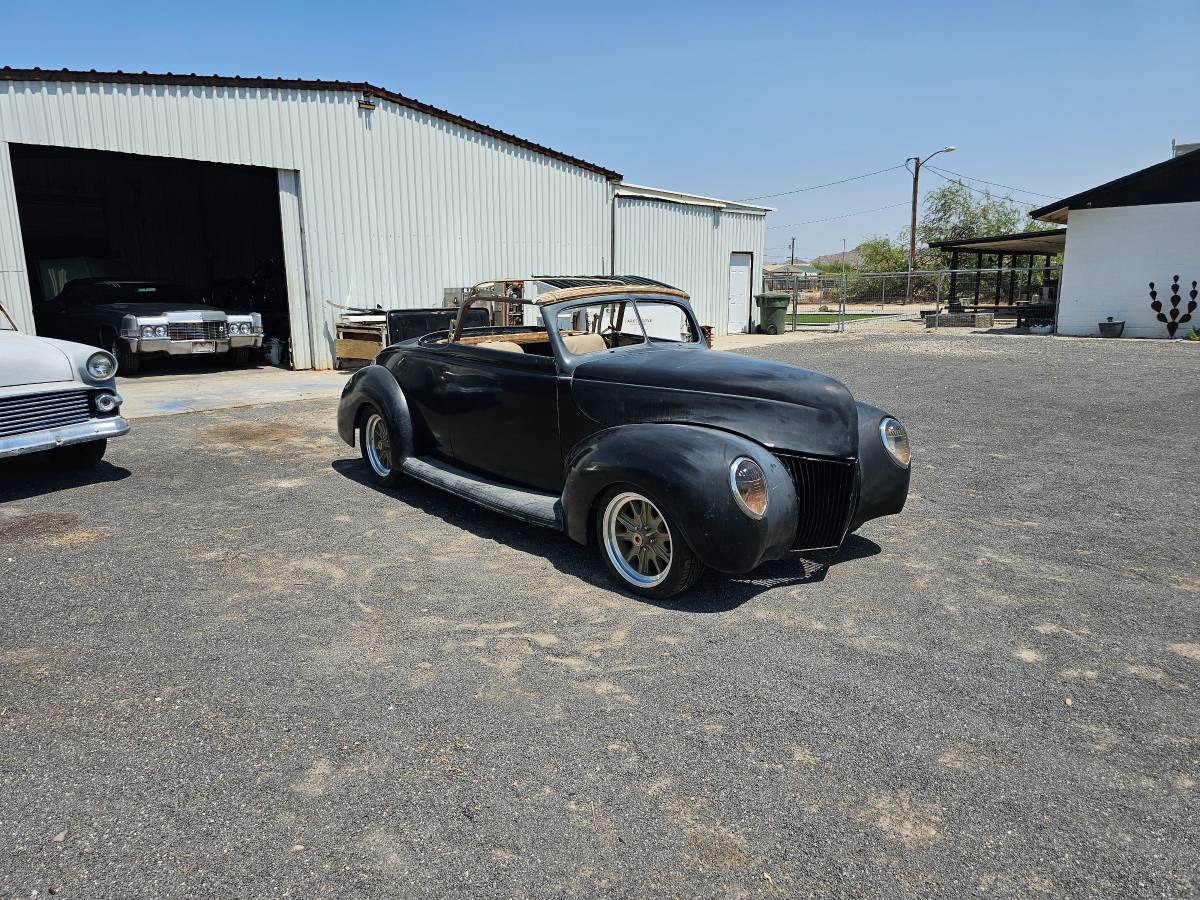 Ford-convertible-1939-black-20