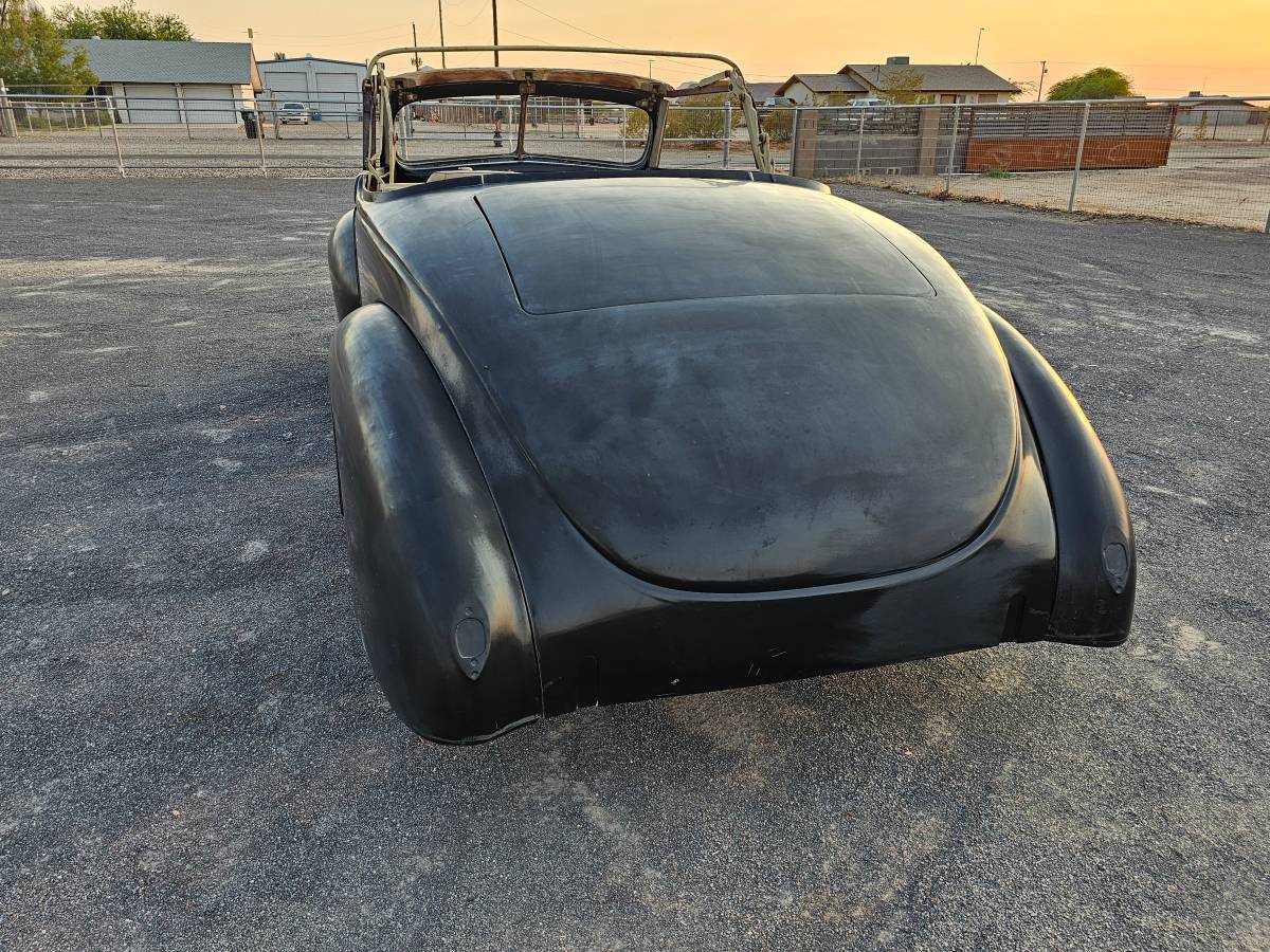 Ford-convertible-1939-black-21