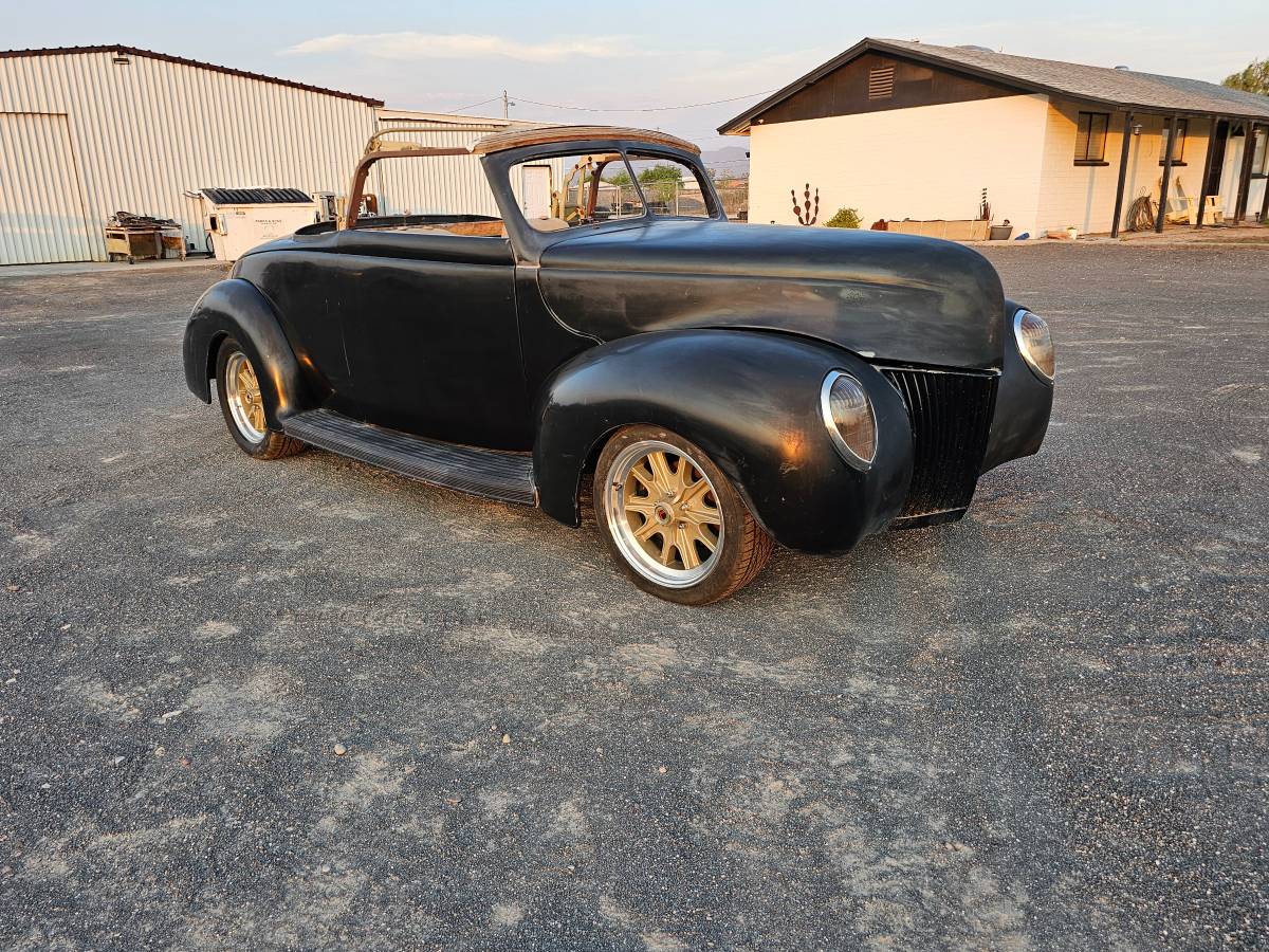 Ford-convertible-1939-black-22