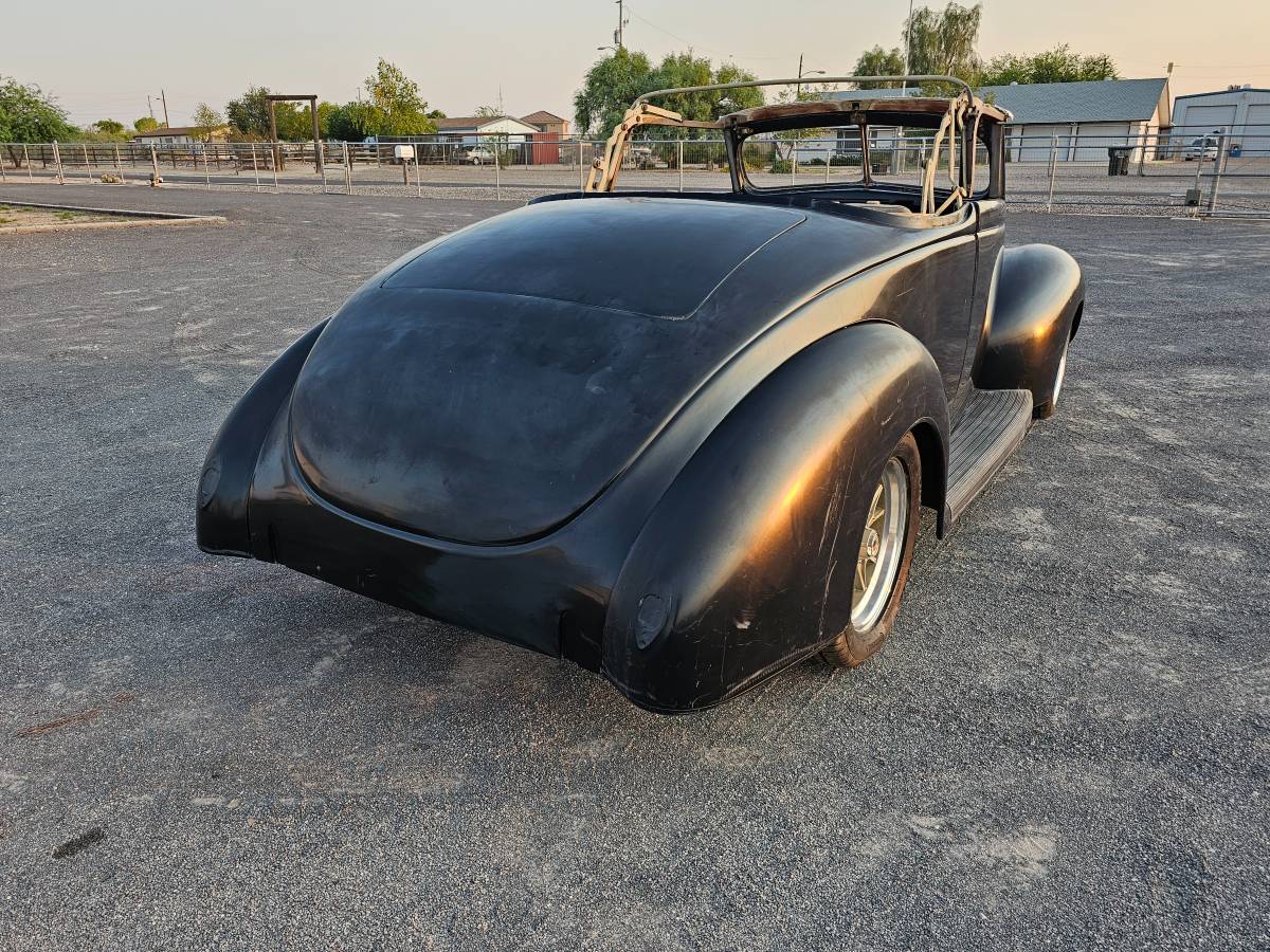 Ford-convertible-1939-black-5