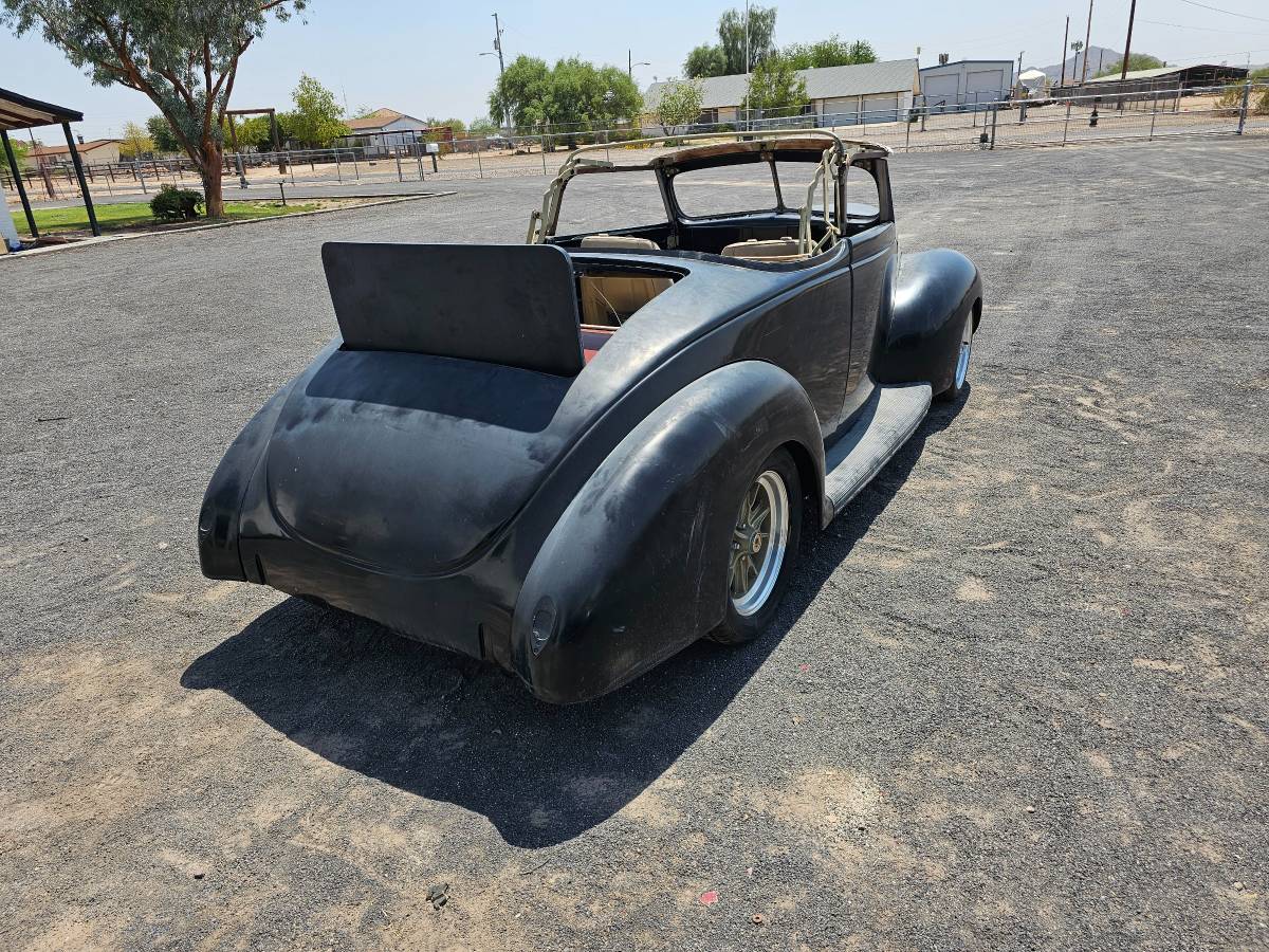 Ford-convertible-1939-black-7