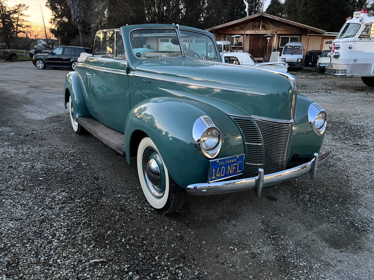 Ford-convertible-1940-1