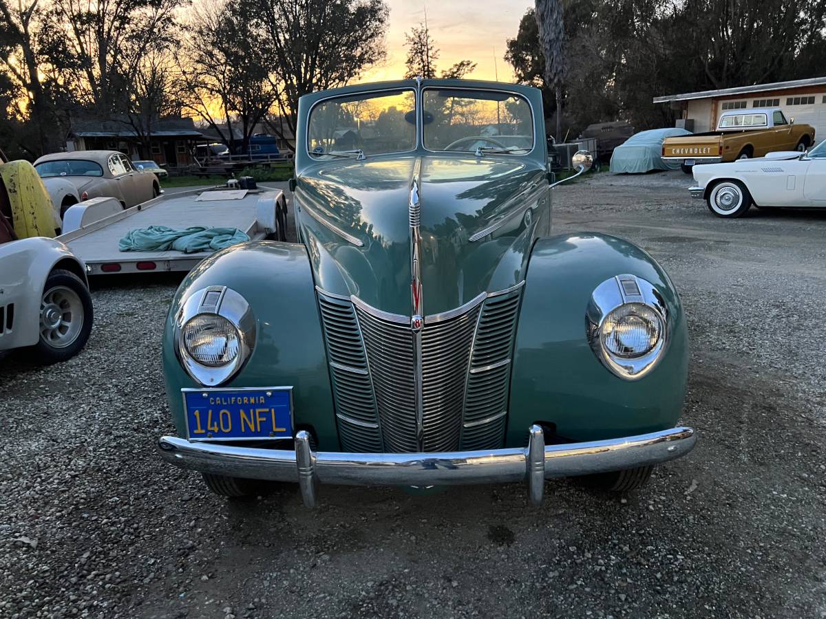 Ford-convertible-1940-2