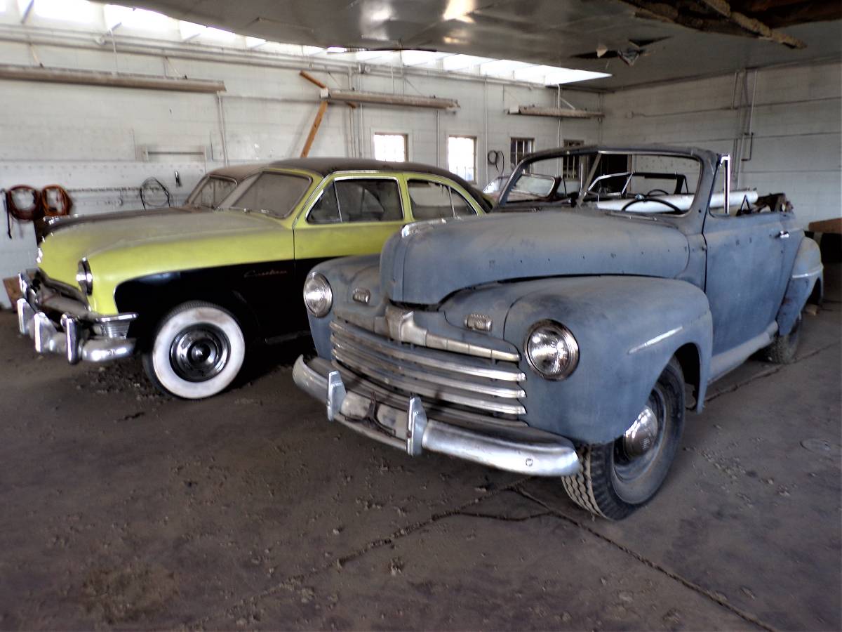 Ford-convertible-1946-grey