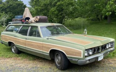 Ford-country-sedan-1969-green-2