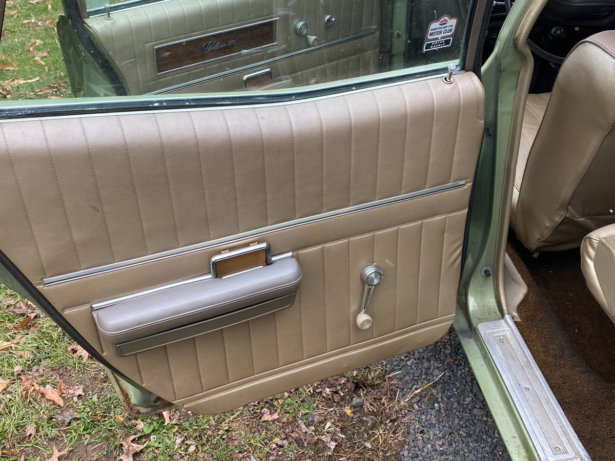Ford-country-sedan-1969-green-22