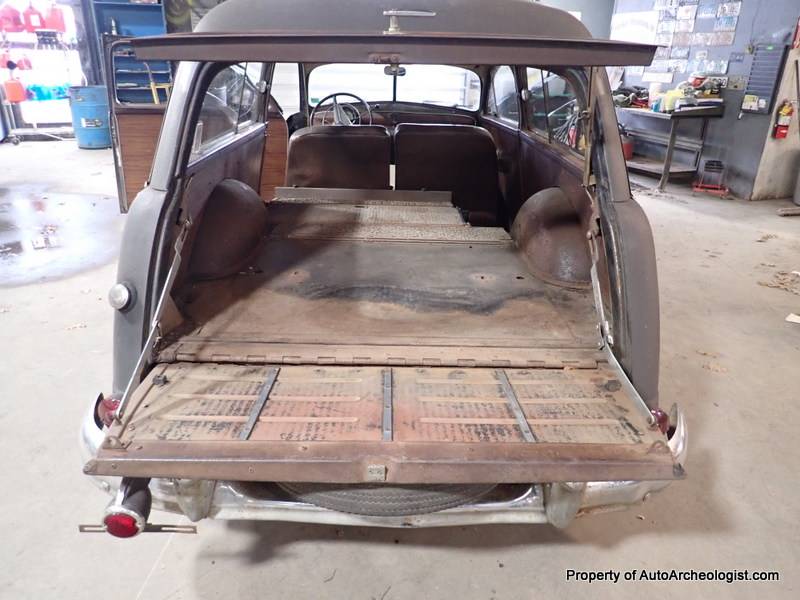 Ford-country-squire-wagon-1951-black-12