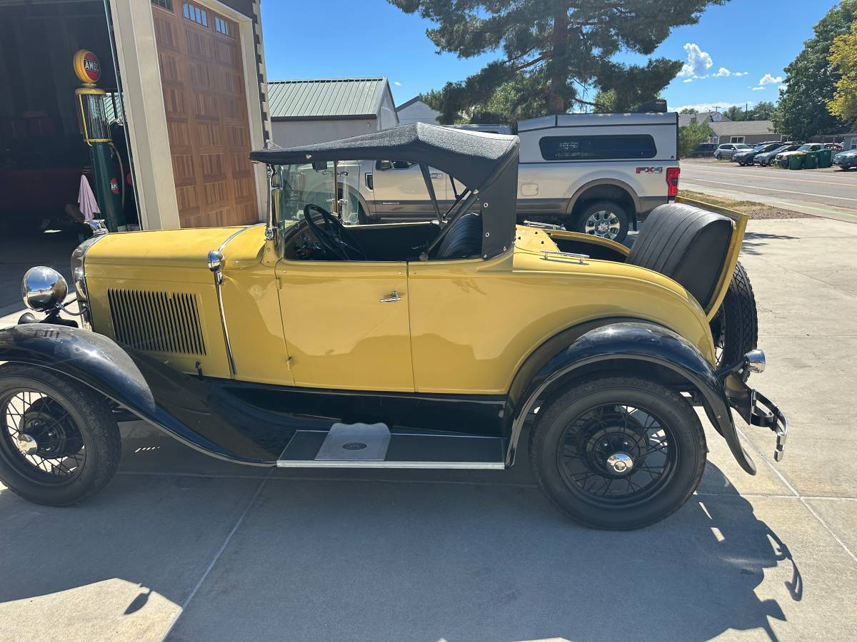 Ford-coup-1931-yellow-2