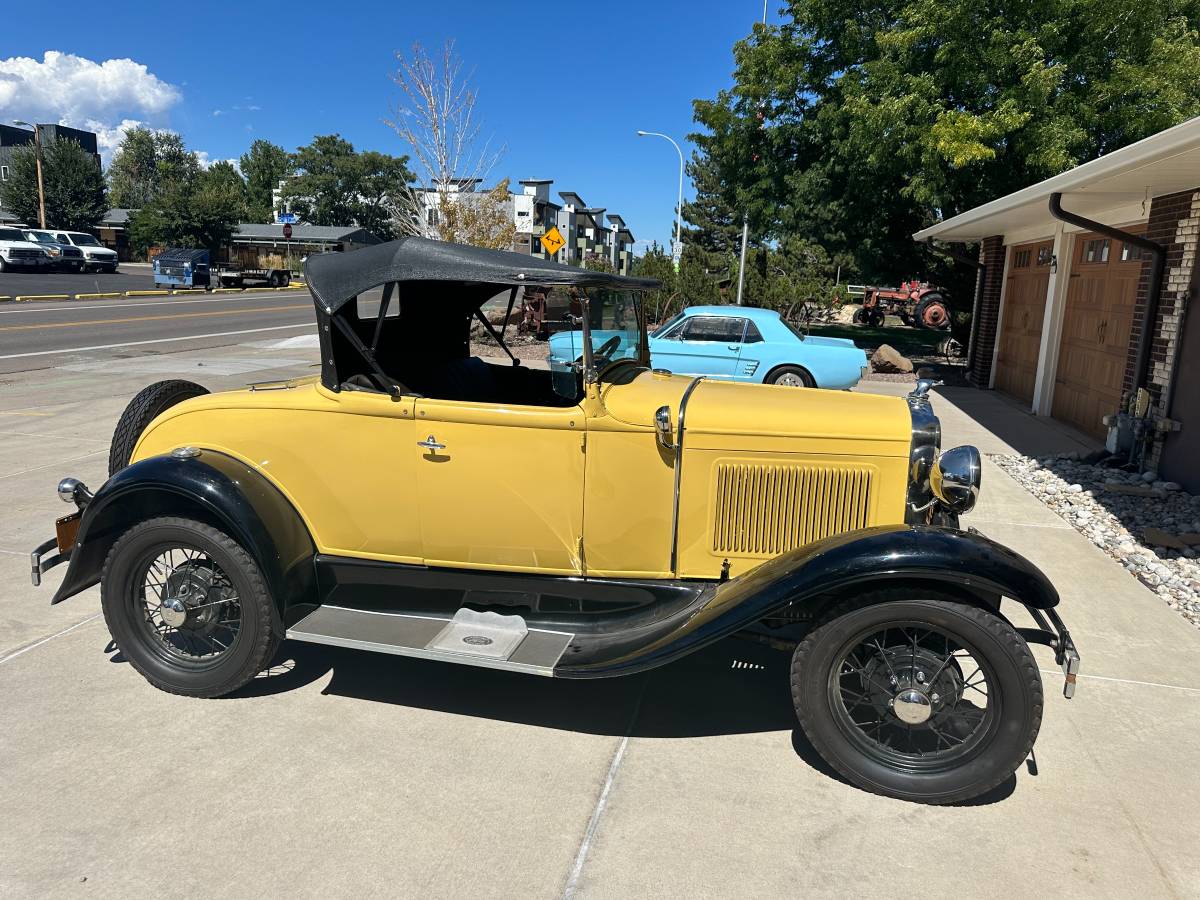Ford-coup-1931-yellow-3