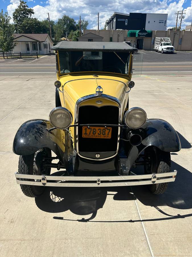 Ford-coup-1931-yellow