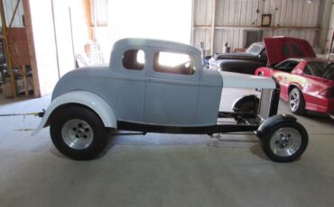 Ford-coupe-1932-grey-8