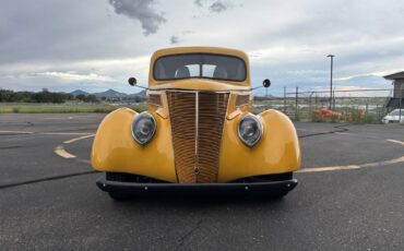 Ford-coupe-1937-yellow