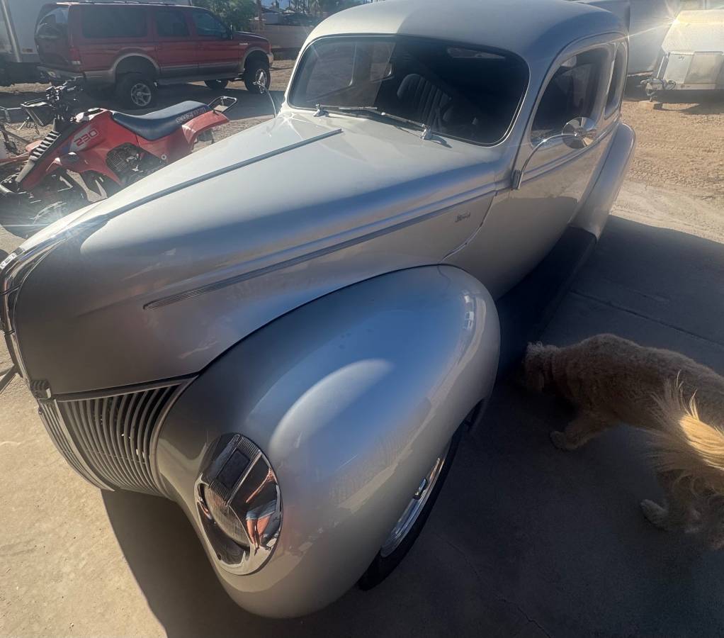Ford-coupe-1940-silver-1