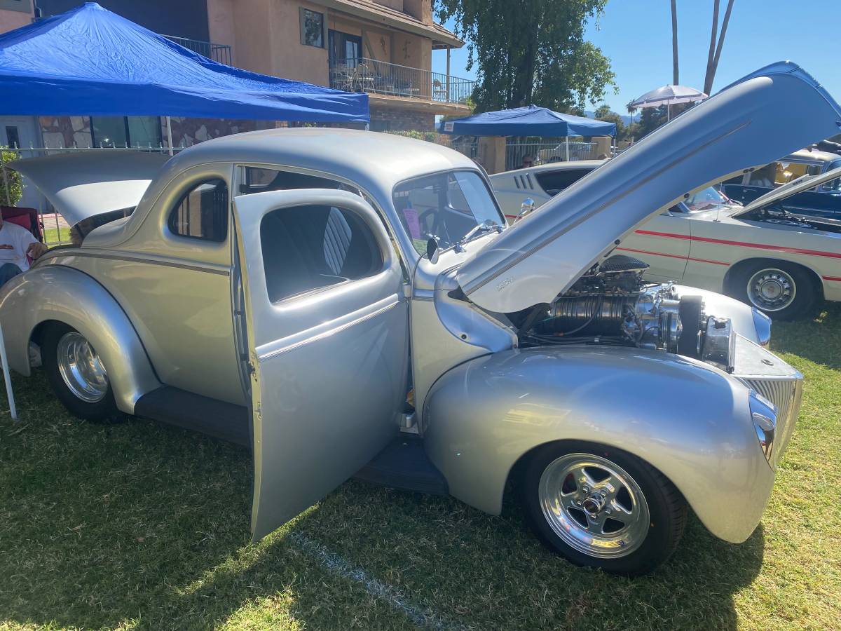 Ford-coupe-1940-silver-13
