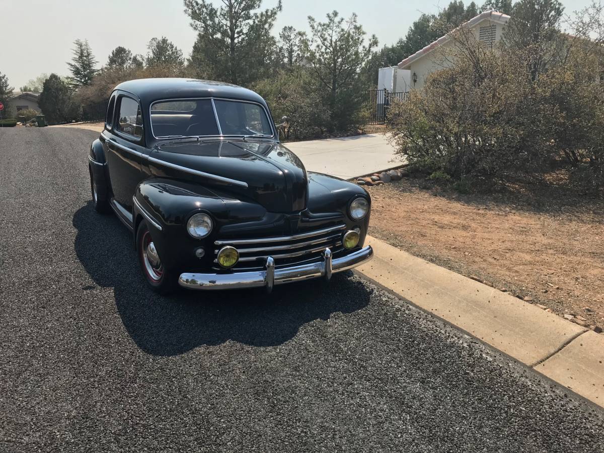 Ford-coupe-1947-black-18