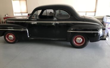 Ford-coupe-1947-black-2