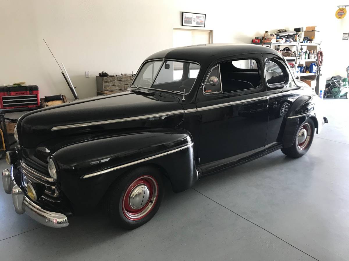 Ford-coupe-1947-black-22