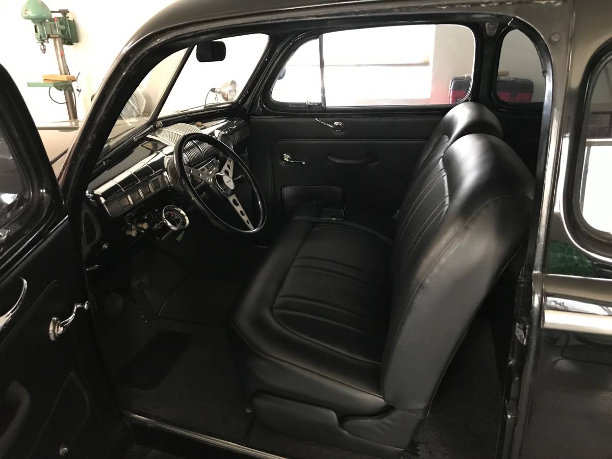 Ford-coupe-1947-black-7