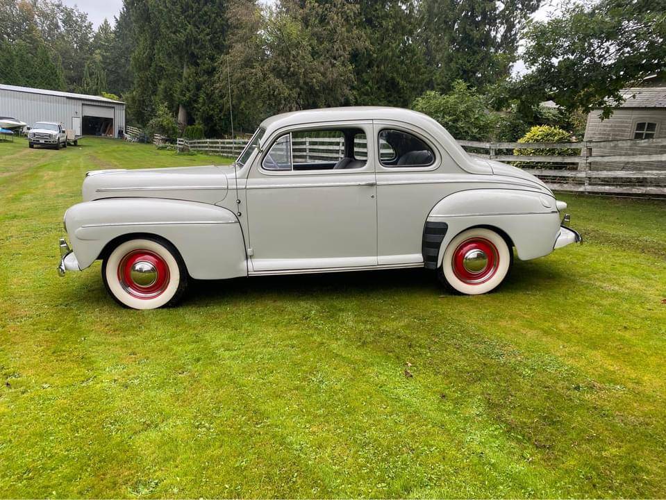 Ford-coupe-super-deluxe-1946-grey-1
