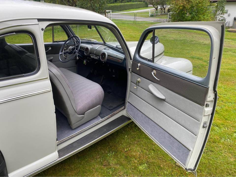 Ford-coupe-super-deluxe-1946-grey-3